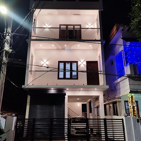Alam Homestay Kochi Bagian luar foto